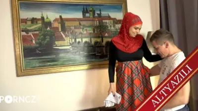 Baldızıyla Karısını Üst Üste Koyup Şiddetle Boşaltana Kadar Sikiyor