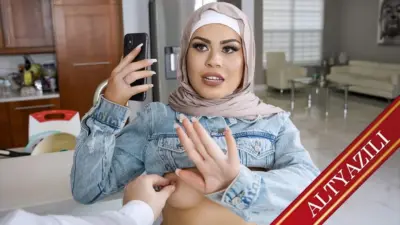 Dolgun kalçalı kadından sert sikiş
