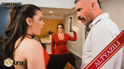 Ev Arkadaşının Yaptıklarını Görünce Amcığının Suyu Aktı
