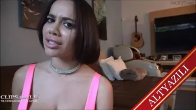 Adeta Kendini Siktirmek İçin Kur Yapan Orospu Üvey Kardeşinin Irzına Geçiyor