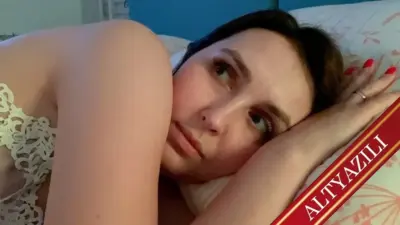 Seksi Rus Fahişe Annesinden Üvey Kardeşini Ayartmasını İsteyip Sikiyle Buluşuyor