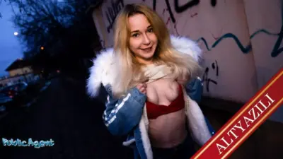Seksi Rus Sweetie En Değerli Hazinesi Olan Amcığını Paylaşıyor