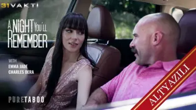 Amanda sevgilisi için büyük memelerini sergiledi
